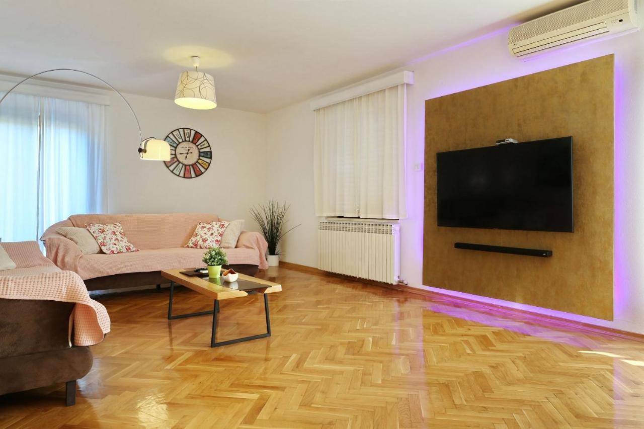 Apartmani Dubravka A2 Zara Esterno foto